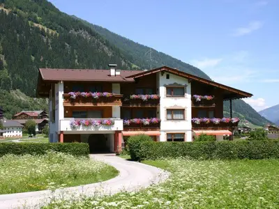 Hausansicht Sommer