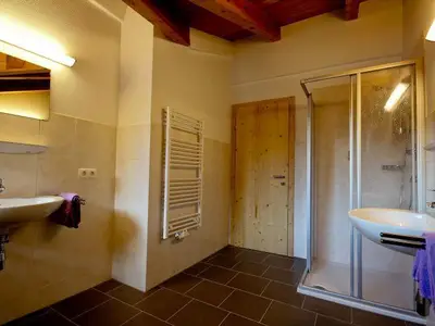 Haus Alpenkönigin -Badezimmer Top 4