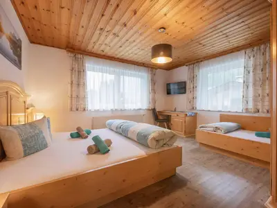 Dreibettzimmer Burgstall neben Küche