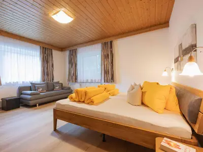 Schlafzimmer 1
