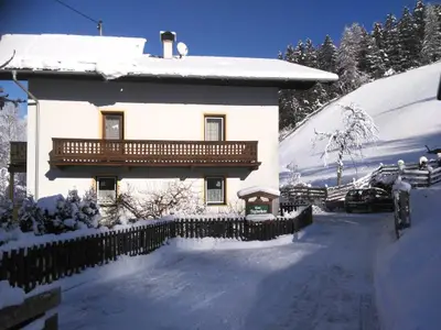 Zufahrt_Apartment_Tegischer