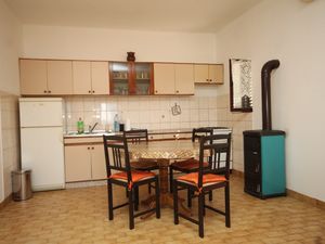 18956397-Ferienwohnung-2-Neviđane-300x225-2