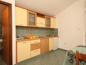 19050720-Ferienwohnung-3-Neviđane-300x225-3