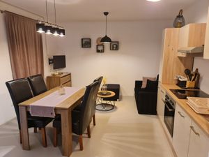 19126716-Ferienwohnung-5-Neviđane-300x225-2