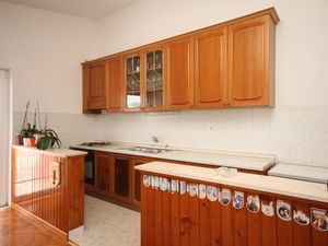 19127401-Ferienwohnung-6-Neviđane-300x225-5