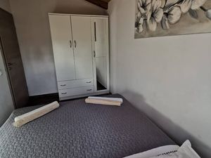 23189737-Ferienwohnung-4-Neviđane-300x225-3