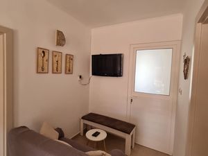 23925955-Ferienwohnung-4-Neviđane-300x225-1