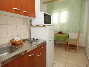 23930320-Ferienwohnung-3-Neviđane-300x225-3