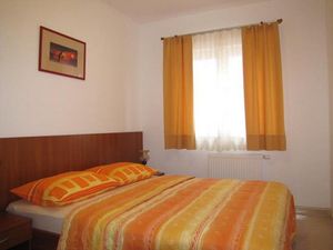 23933006-Ferienwohnung-5-Neviđane-300x225-5