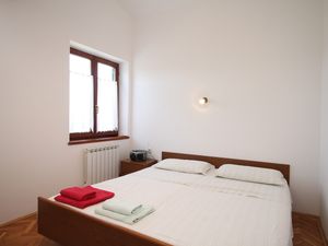 23930209-Ferienwohnung-3-Neviđane-300x225-4