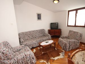 23930383-Ferienwohnung-6-Neviđane-300x225-2