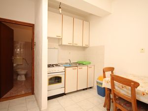 23930384-Ferienwohnung-4-Neviđane-300x225-2