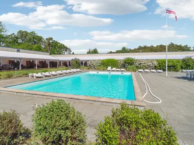 pool