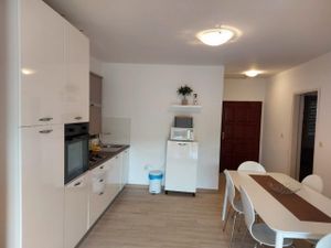 19209054-Ferienwohnung-6-Nečujam-300x225-2