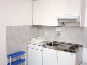 23928309-Ferienwohnung-4-Nečujam-300x225-3