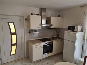 23926585-Ferienwohnung-4-Nečujam-300x225-2