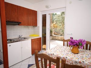 23928311-Ferienwohnung-4-Nečujam-300x225-4