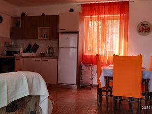 23933512-Ferienwohnung-4-Nečujam-300x225-4