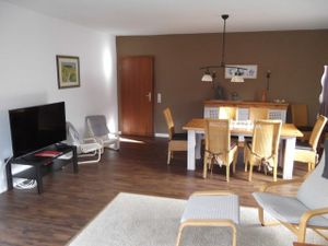 22252635-Ferienwohnung-8-Nieblum-300x225-5