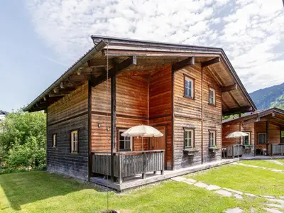 Außenseite Ferienhaus [Sommer]