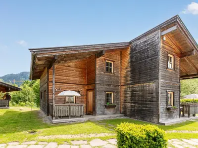 Außenseite Ferienhaus [Sommer]