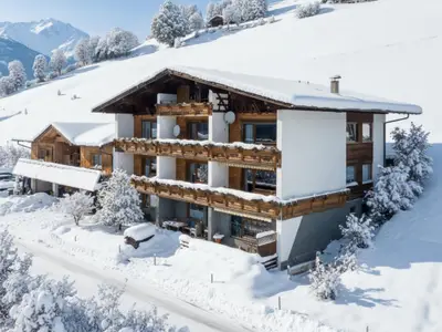 Außenseite Ferienhaus [Winter]