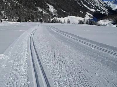 Langlaufloipe direkt vor dem Haus