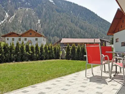 Terrasse mit Garten