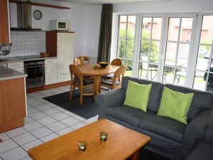 23366471-Ferienwohnung-4-Niendorf/Ostsee-300x225-1