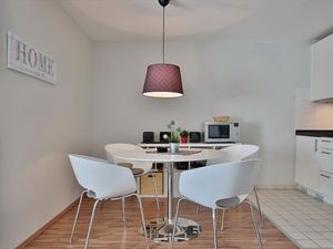 23971085-Ferienwohnung-2-Niendorf/Ostsee-300x225-3