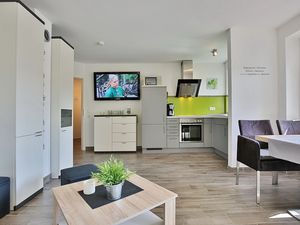 23971096-Ferienwohnung-4-Niendorf/Ostsee-300x225-2