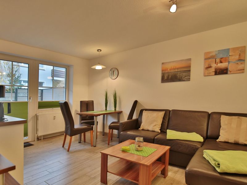 23971362-Ferienwohnung-3-Niendorf/Ostsee-800x600-2