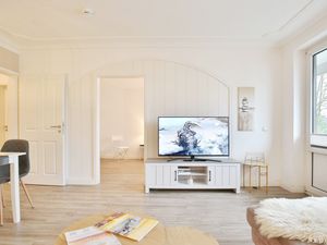 23971347-Ferienwohnung-2-Niendorf/Ostsee-300x225-2