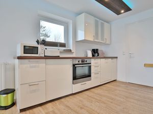 23971367-Ferienwohnung-2-Niendorf/Ostsee-300x225-4