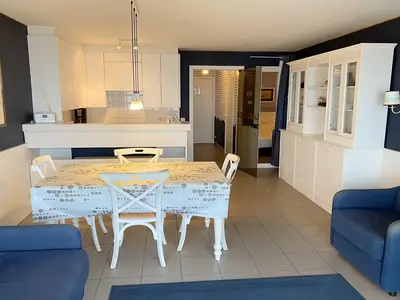 DiningRoom