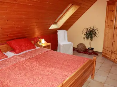 Schlafzimmer 1