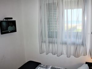 22441957-Ferienwohnung-4-Nin-300x225-5