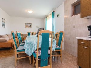 23928993-Ferienwohnung-12-Nin-300x225-2