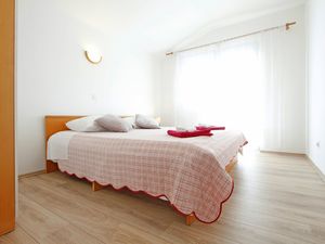 23940826-Ferienwohnung-4-Nin-300x225-2