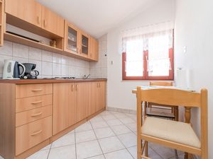 18322602-Ferienwohnung-2-Nin-300x225-5