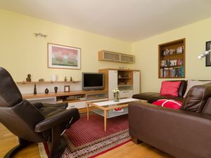 19109832-Ferienwohnung-7-Nin-300x225-3