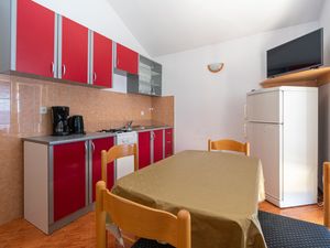 23115899-Ferienwohnung-4-Nin-300x225-3