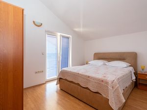 23115899-Ferienwohnung-4-Nin-300x225-5