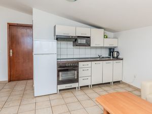 24003106-Ferienwohnung-4-Nin-300x225-4