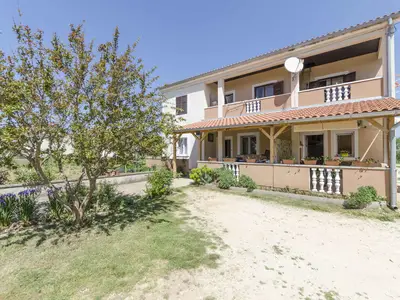 Ferienwohnung für 3 Personen (32 m²) in Nin 2/10