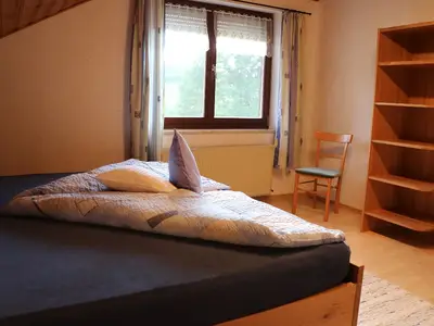 Schlafzimmer Rosengarten 2022 (2).JPG