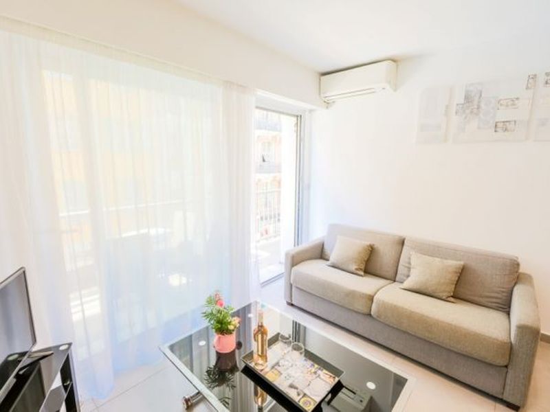 23126991-Ferienwohnung-4-Nizza-800x600-2