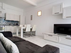 23482613-Ferienwohnung-2-Nizza-300x225-5