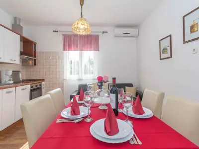 Ferienwohnung für 6 Personen (70 m²) in Njivice 7/10