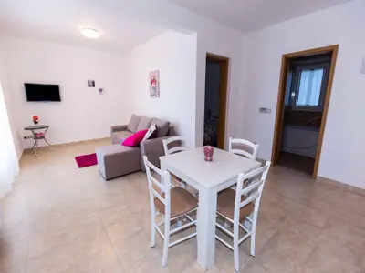 Ferienwohnung für 4 Personen (50 m²) in Njivice 6/10